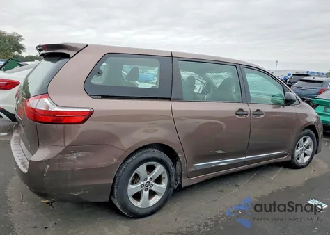 2018 Toyota Sienna L z USA, uszkodzony, nr VIN 5TDZZ3DCXJS954160